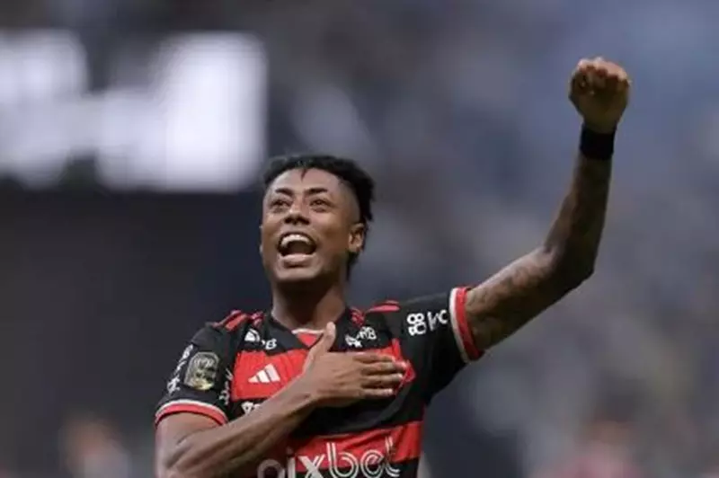 قبل انطلاق كأس العالم للأندية: تقارير تكشف عن تصاعد مخاوف السجن للاعب فلامنجو بتهمة النصب والاحتيال